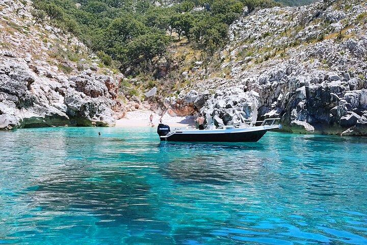 Boat trip to the National Park and Grama Bay