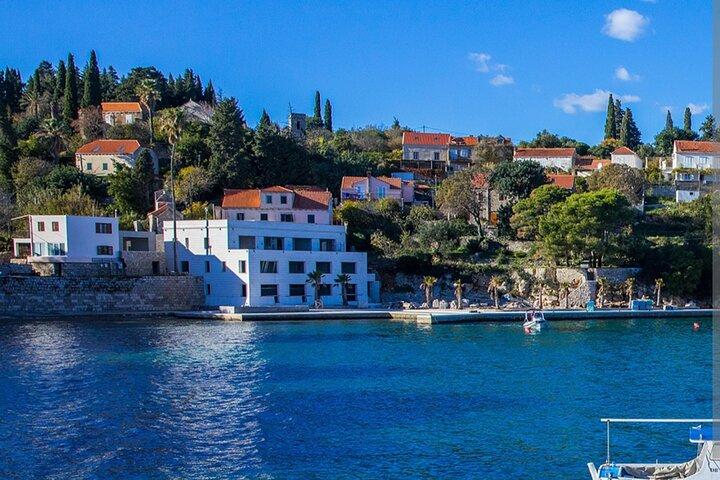 Private Speedboat Tour: Caves Beaches Islands and more