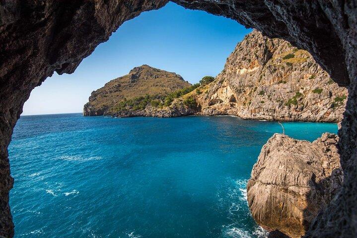 Private Speedboat Tour: Caves Beaches Islands and more