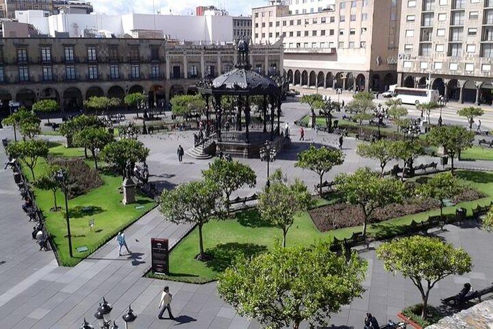 Guadalajara Must-See Attractions Walking Tour with a Guide