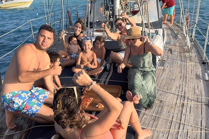 Tropical Sailing Experience with BBQ Lunch or BBQ Dinner in Aruba