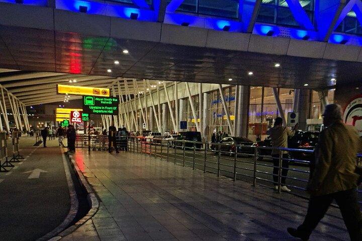 Private Transfer from or to Cairo Airport