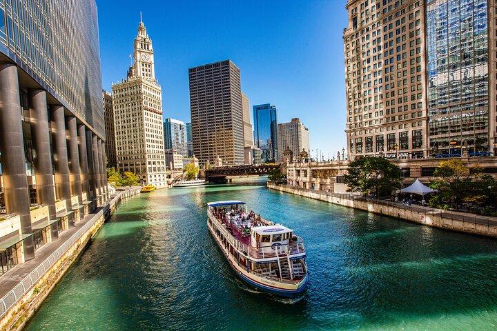 Chicago Architecture River Tour & Hop-on Hop-off Sightseeing Tour