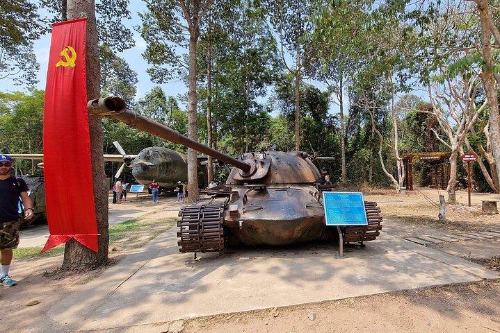 Private Half Day Cu Chi Tunnels Tour for Small Group