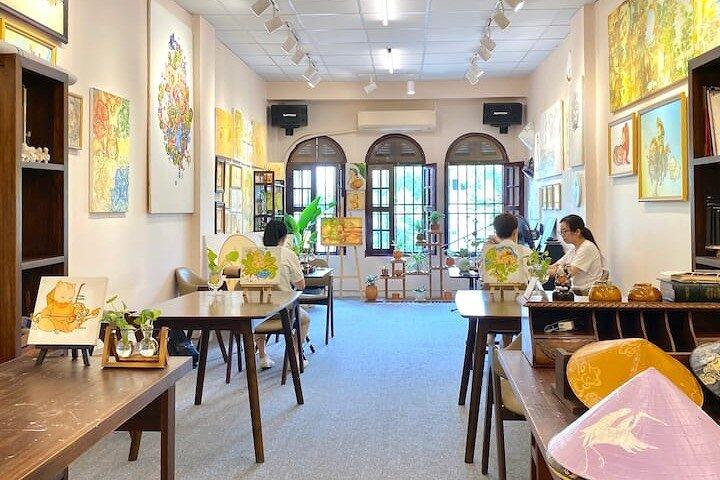 Experience Paint & Personalize a Vietnamese Non La