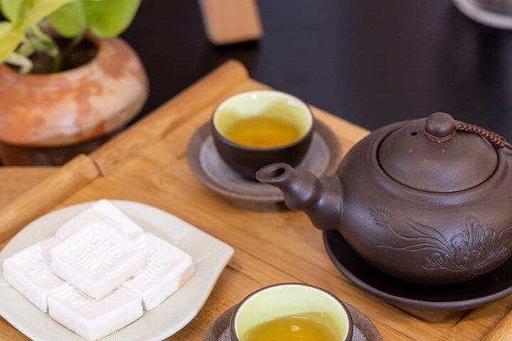 Experience Paint & Personalize a Vietnamese Non La