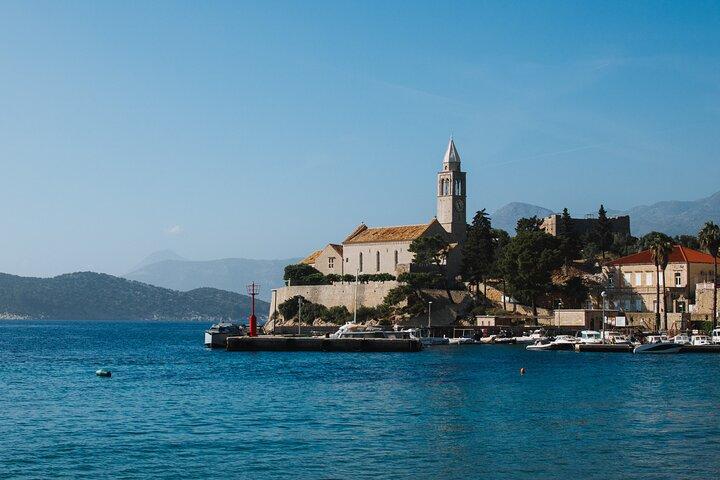 Private Speedboat Tour over Elaphiti Islands and Hidden Caves