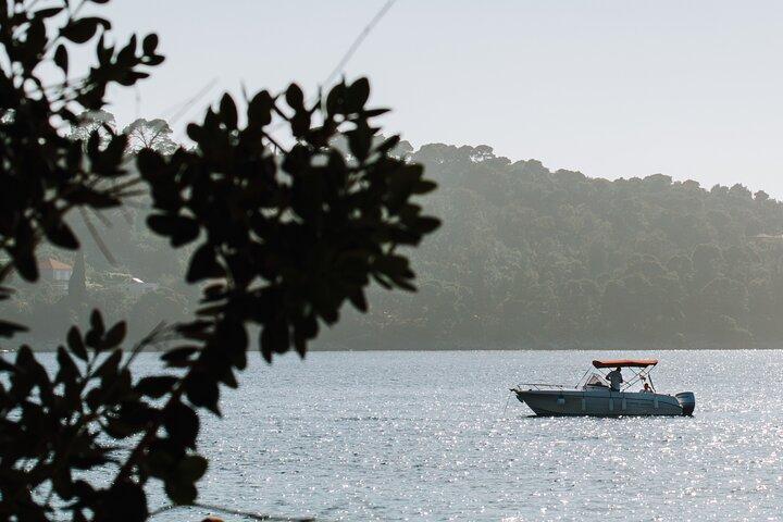 Private Speedboat Tour over Elaphiti Islands and Hidden Caves