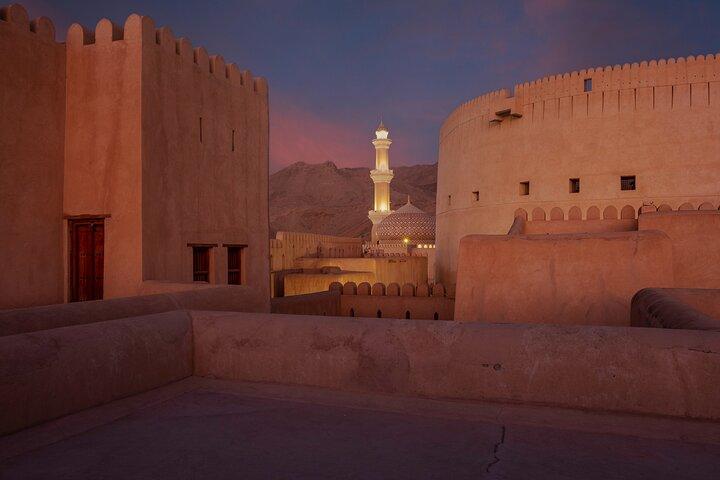 Amouage & Nizwa Full-Day Tour: Fort, Souq & Barakat Al Mouz