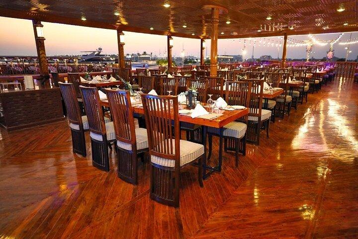 Dubai Marina Luxurious Dhow Cruise Dinner International Buffet