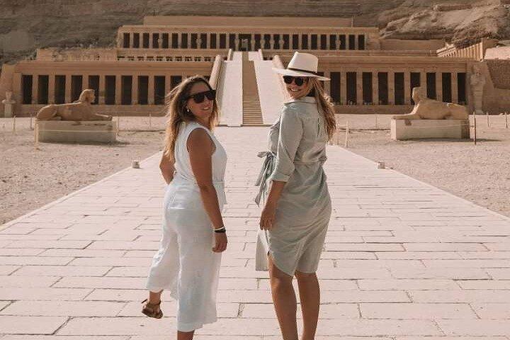 Private Tour to valley of Nobles City of Workers and Habu Temple