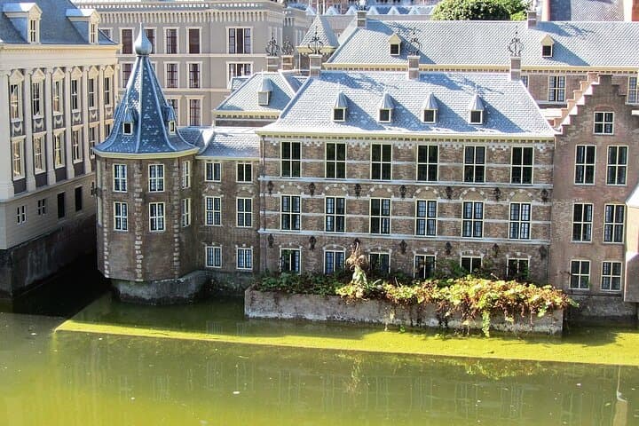 Private tour to The Hague and Delft Blue Potteries from Amsterdam
