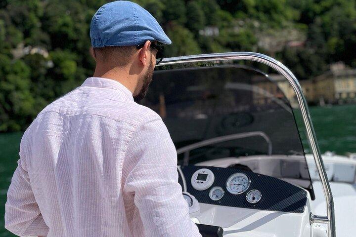 3 hours boat rental + aperitif in navigation