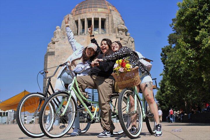 Bike adventure through the Historic Center of Mexico City