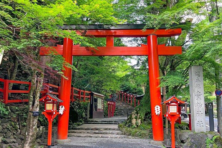 Hiking Tour for Sacred Sites in Kyoto with a Guide