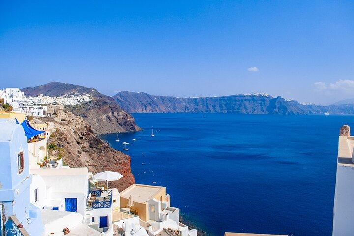 Santorini Splendor: Customized 4-Hour Private Highlights Tour