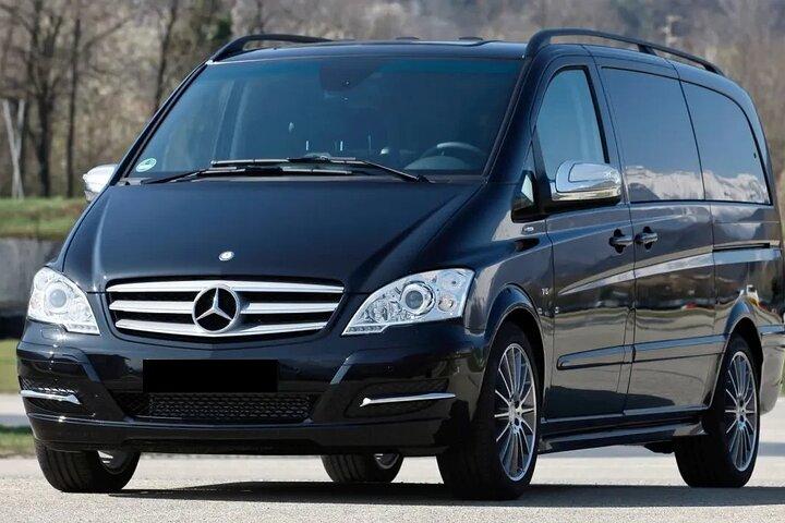 Departure Private Transfer from Madrid to MAD Airport by Van
