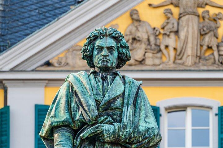Bonn Scavenger Hunt & Highlights Self-Guided Walking Tour