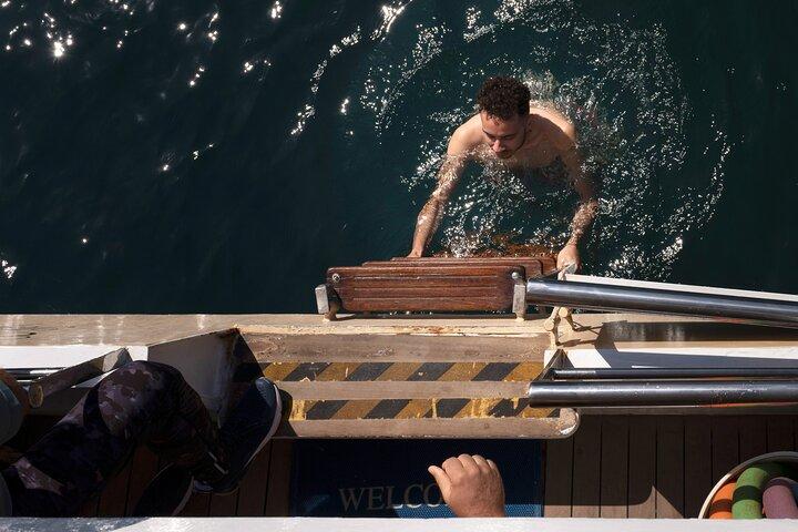 Santorini Tour of Caldera with Glass bottom Boat