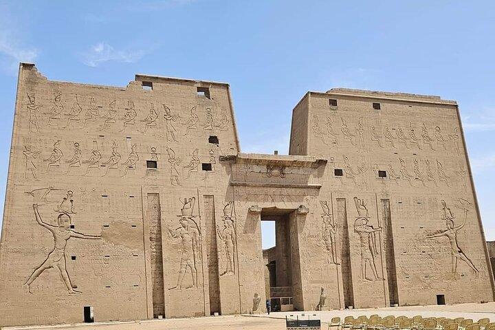 Private Transfer from Aswan->Luxor or Luxor->Aswan with Temples