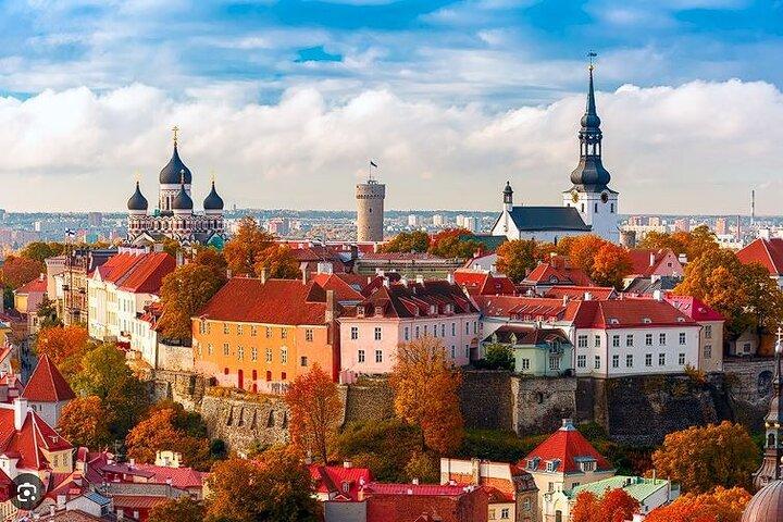 Tallinn an Audio Self Tour Guide with 12 Sightseeing Points