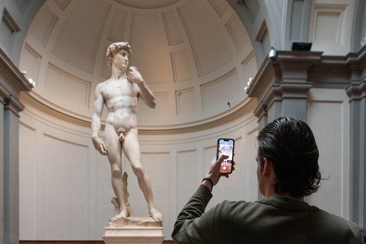 Florence: Accademia Gallery Audio Guided Tour led by Tour Leader