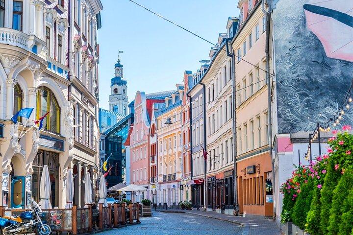 Riga Old Town, C Market & Art Nouveau Guided Walking Tour