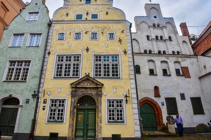 Riga Old Town, C Market & Art Nouveau Guided Walking Tour