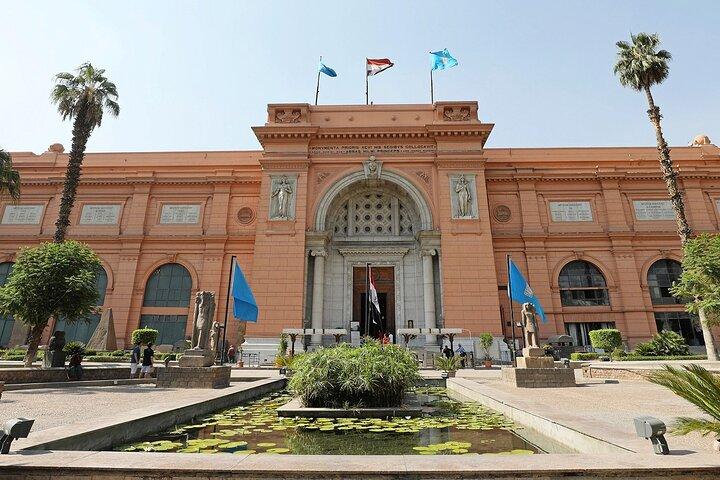 Cairo Layover- Giza Pyramids, Sphinx, Grand Museum with Lunch