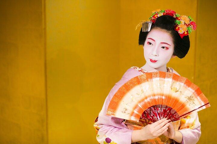 Maiko Night Performance with Kaiseki-style Kyoto cuisine Dinner