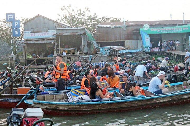Mekong Delta Daily Group Tour by Bus