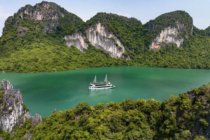 Luxury Halong Bay Cruise Full Day from Hanoi or Halong