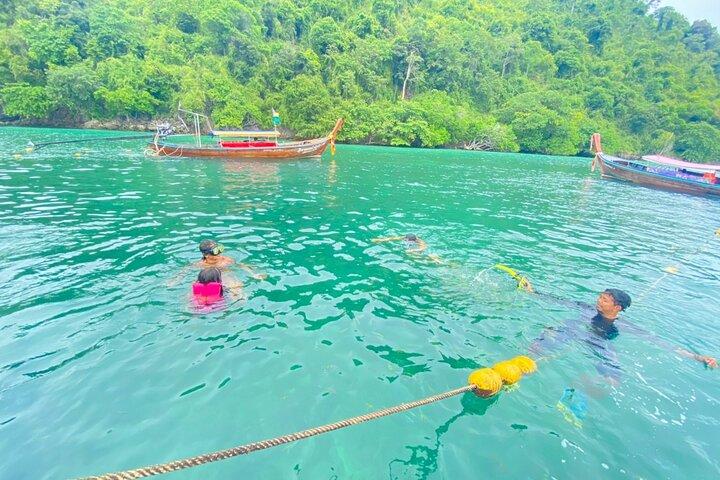 Maya Bay Phi Phi Island Snorkeling Day Tour with lunch - Phuket