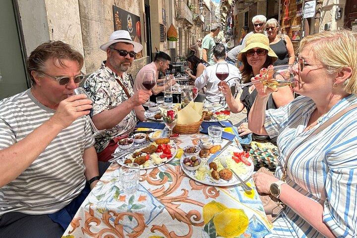 Sicilian Food tour and wine tasting in Ortigia in Syracuse