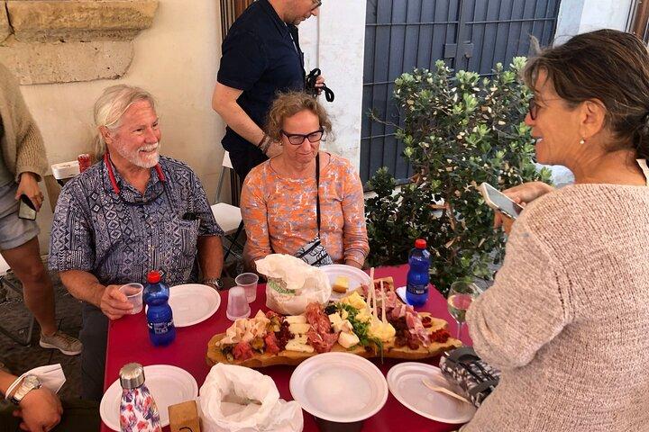 Sicilian Food tour and wine tasting in Ortigia in Syracuse