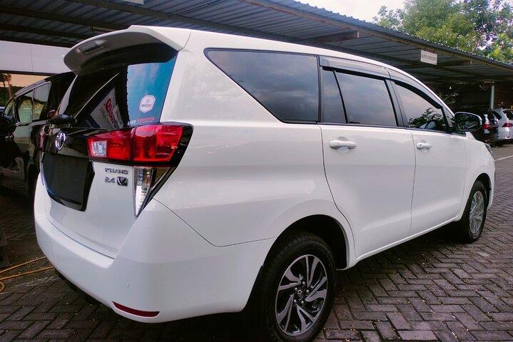 Surabaya Private Car charter with English Driver