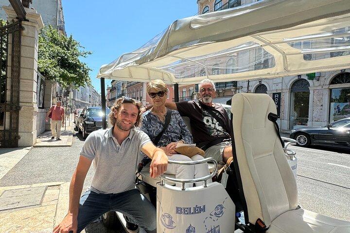 Tuk-Tuk Lisbon: Alfama, Viewpoints & Local Flavors