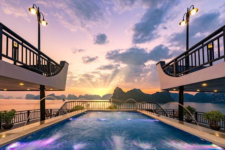 Rita Cruise – Luxury 5-Star 2D1N Halong Bay & Lan Ha Bay Tour
