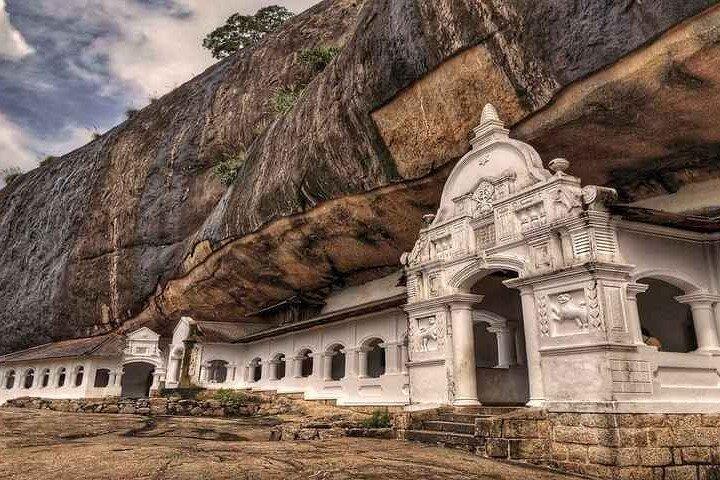 From Sigiriya to Kandy Private Transfer