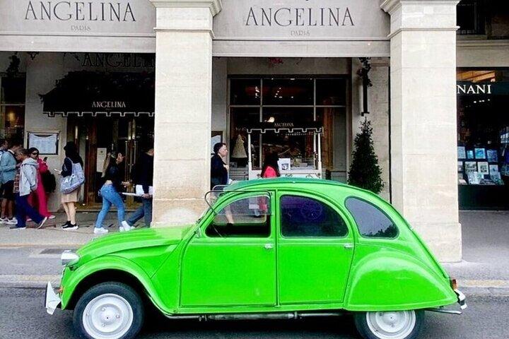 Best guided sightseeing tour in Paris by French vintage car