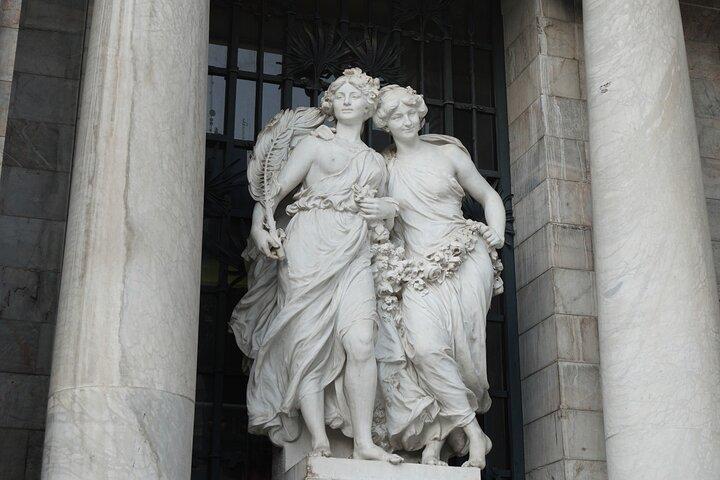 EXCLUSIVE TOUR to Palacio de Bellas Artes - small groups