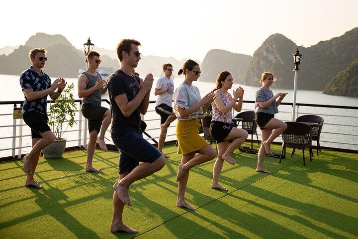 4-Day Hanoi to Ninh Binh and Halong Bay Overnight 5 Star Cruise