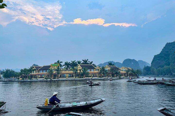 Hanoi: Luxury Small Group to Hoa Lu, Tam Coc, Mua Cave