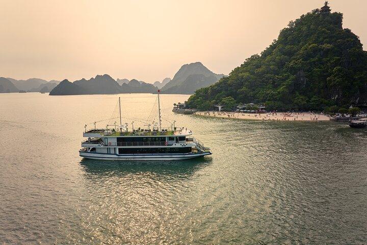 3 Days 2 Nights Ha Long Bay Luxury Escape on Apple Cruise