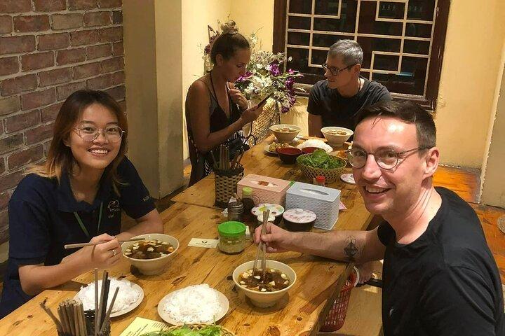Hanoi Walking Street Food Tour with local Guide