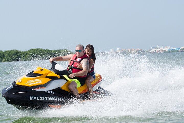 Cancun Lagoon: Wave Runner Ride