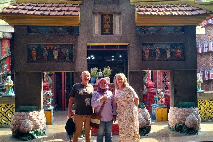 Surabaya Private Car charter with English Driver