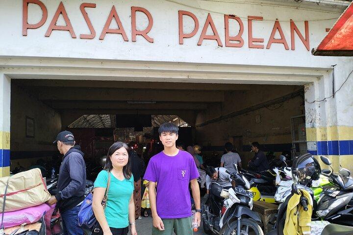 Surabaya Private Car charter with English Driver