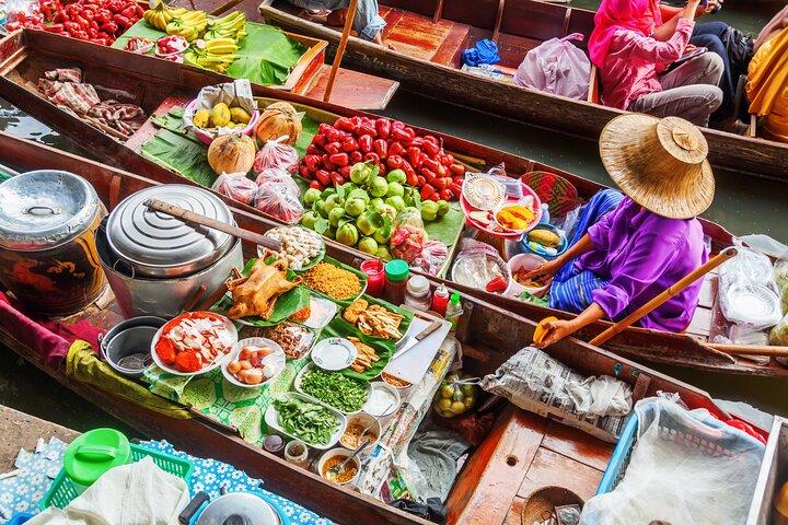 Damnoen Saduak Floating Market & Maeklong Railway from Bangkok