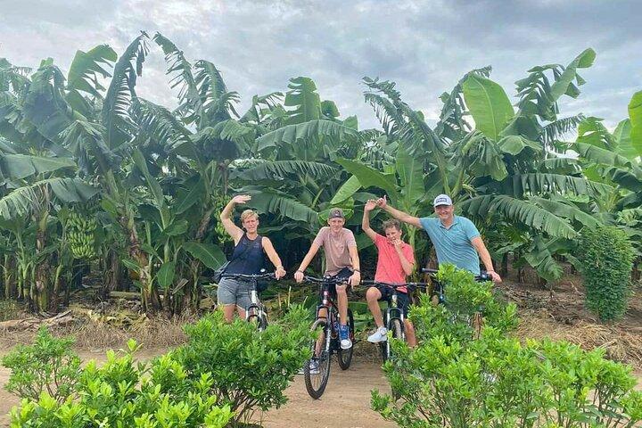 Half-Day Hanoi Bicycle Tour Combine City and Countryside